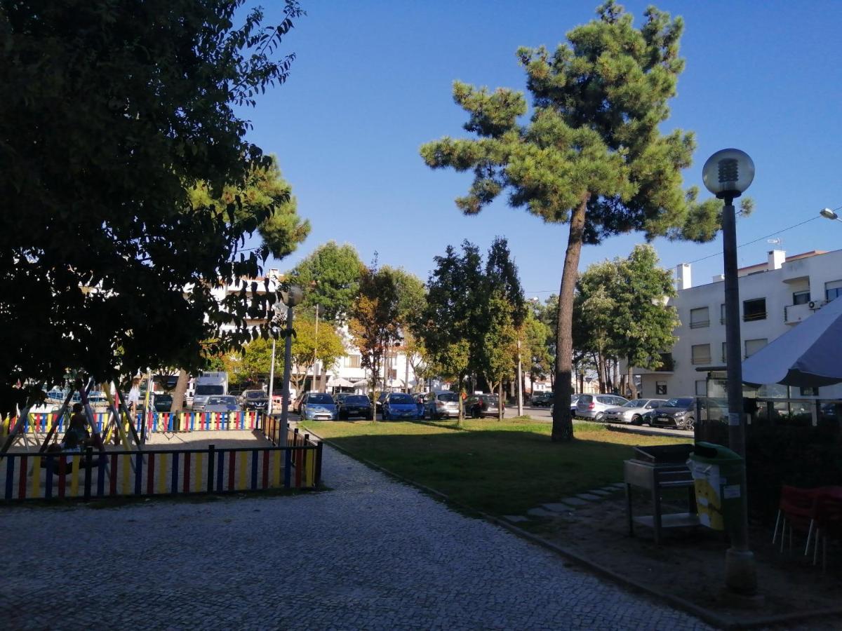 Besthomestay- Caparica Beach Lisbon Almada Eksteriør bilde