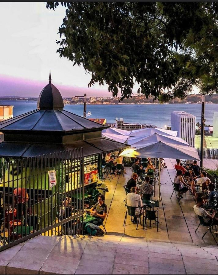 Besthomestay- Caparica Beach Lisbon Almada Eksteriør bilde